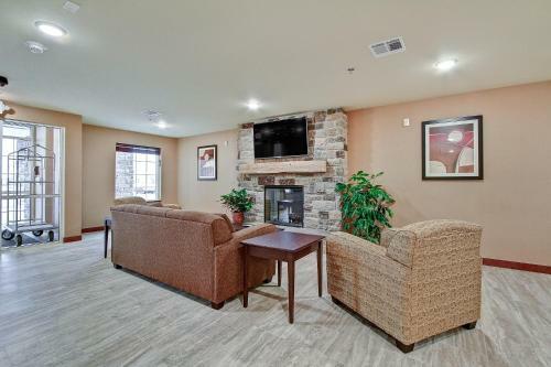 Cobblestone Hotel & Suites - Pulaski