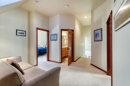 Sisters Locust Lane Retreat