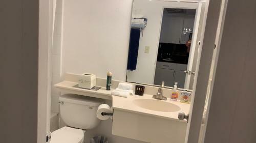 Seaview Beachfront Apartment Sunny Isles Beach