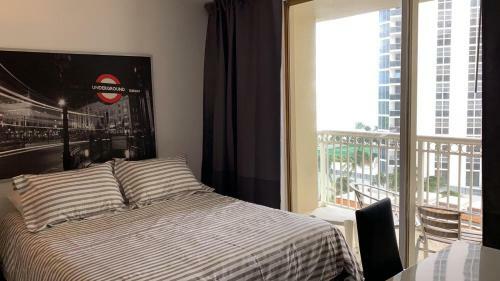 Seaview Beachfront Apartment Sunny Isles Beach
