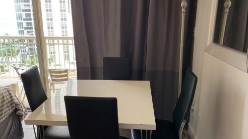Seaview Beachfront Apartment Sunny Isles Beach