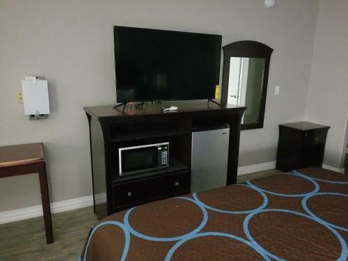 Motel Executive Inn & Suites
