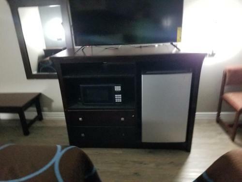 Motel Executive Inn & Suites