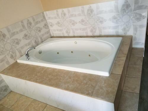 Motel Executive Inn & Suites