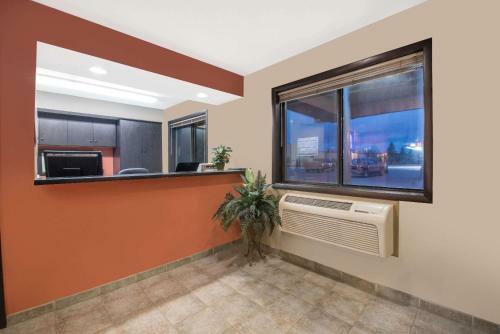Hotel Super 8 By Wyndham Warroad