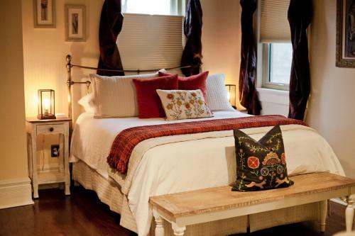 Hart House Bed & Breakfast