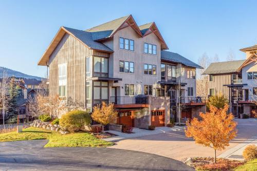 Blackhawk Townhome 2835
