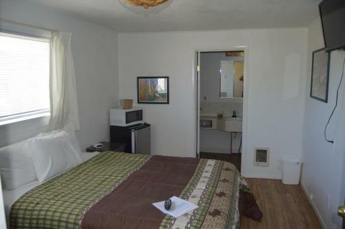 Newport Antler Motel