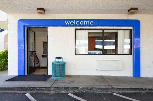 Hotel Motel 6 Palm Springs North