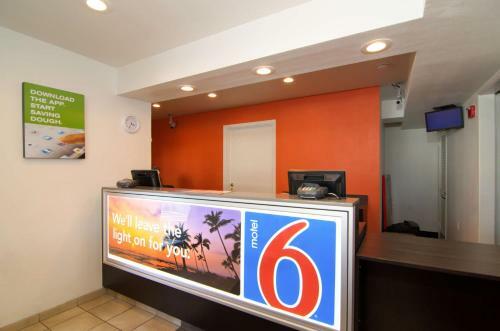 Hotel Motel 6 Palm Springs North