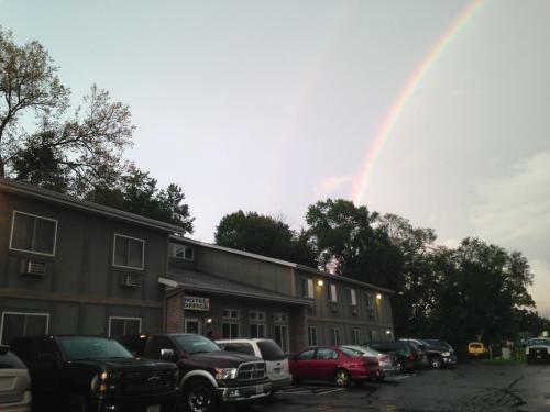 Sunrise Inn Hotel