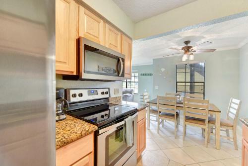 Seaside Villas 18, 2 Bedrooms, Pool Access, Pets, Wifi, Sleeps 8
