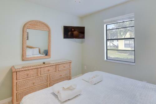 Seaside Villas 18, 2 Bedrooms, Pool Access, Pets, Wifi, Sleeps 8