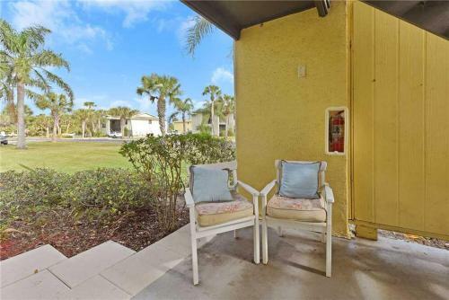 Seaside Villas 18, 2 Bedrooms, Pool Access, Pets, Wifi, Sleeps 8