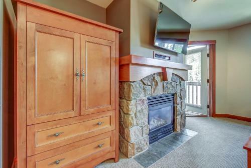 Eagle Springs West 403: Blackbird Suite