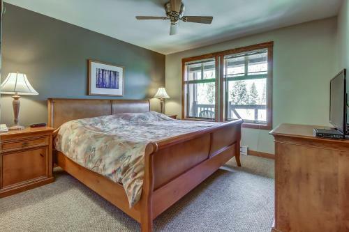 Eagle Springs West 403: Blackbird Suite