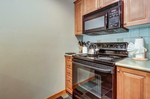 Eagle Springs West 403: Blackbird Suite