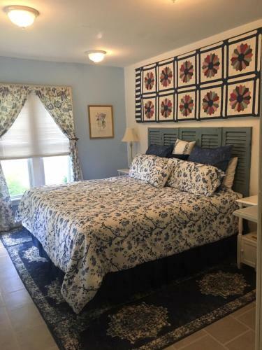 Glass Magnolia Bed & Breakfast