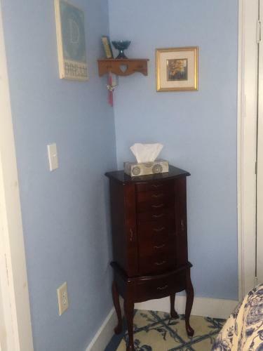 Glass Magnolia Bed & Breakfast
