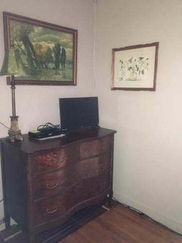 Glass Magnolia Bed & Breakfast