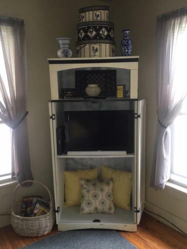 Glass Magnolia Bed & Breakfast