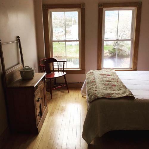 Spillover Motel And Inn