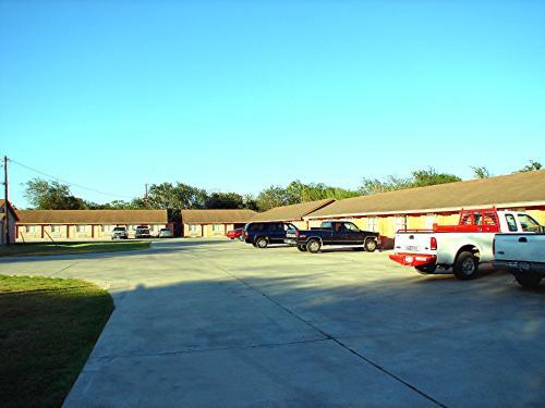 Hotel Lakeside Inn & Suites