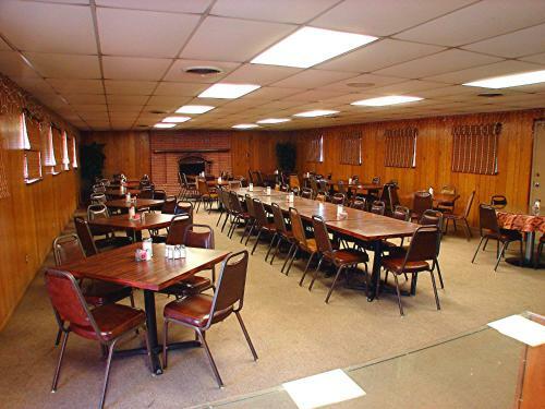 Hotel Lakeside Inn & Suites