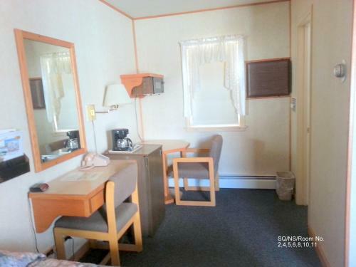 Motel Budget Host Inn - Long Prairie