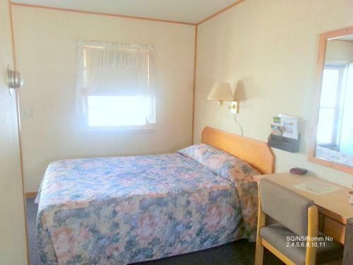 Motel Budget Host Inn - Long Prairie