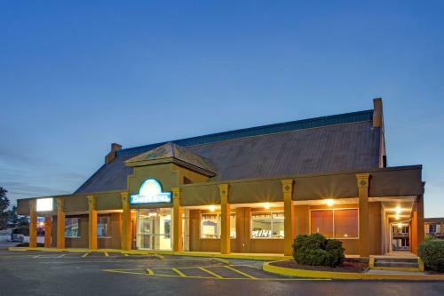 Hotel Days Inn By Wyndham Benson