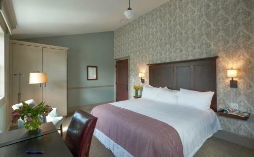 Hotel The Groton Inn