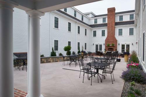 Hotel The Groton Inn