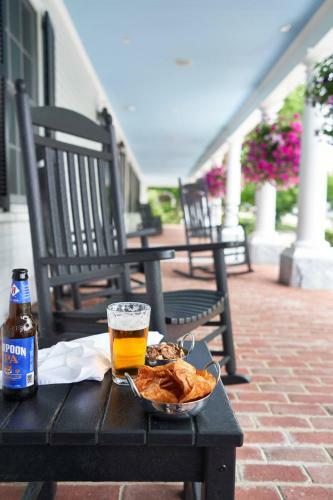 Hotel The Groton Inn