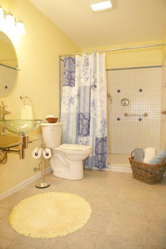 Sawin' Logs Bed & Breakfast