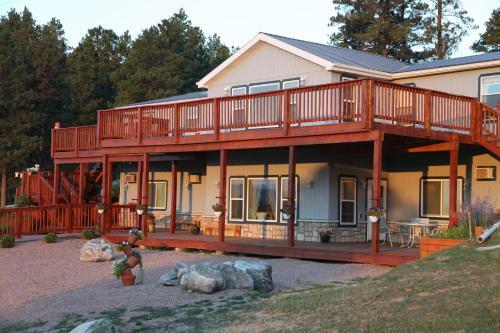 Sawin' Logs Bed & Breakfast