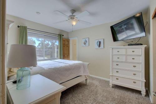 Peacock Bungalow - Left