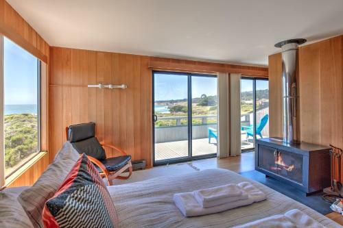 Rolling Waves Beach House