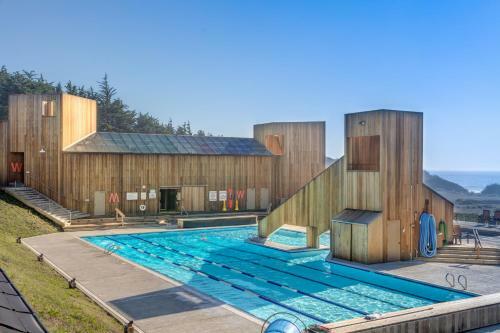 Rolling Waves Beach House