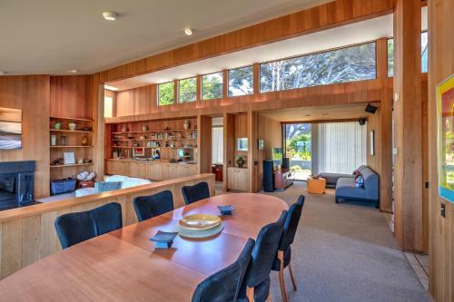 Rolling Waves Beach House