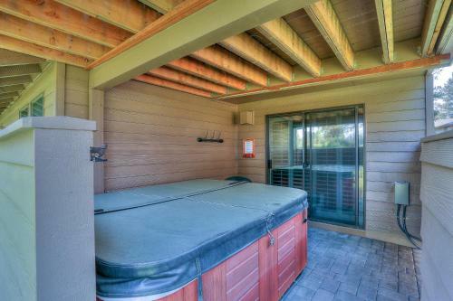 34 Fairway Village