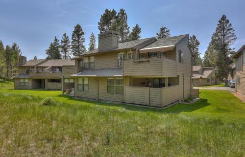 34 Fairway Village