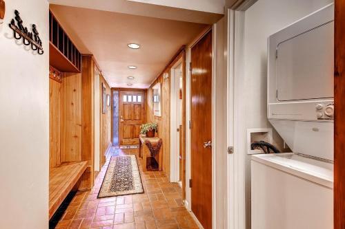 Shadowbrook 402