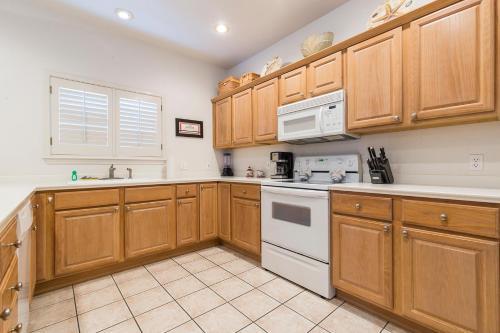 Apartamento 207 W. Campeche (Alegria On The Bay)