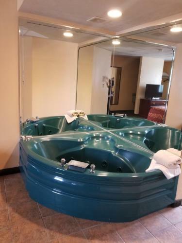 Motel Perry-o Inn & Suites