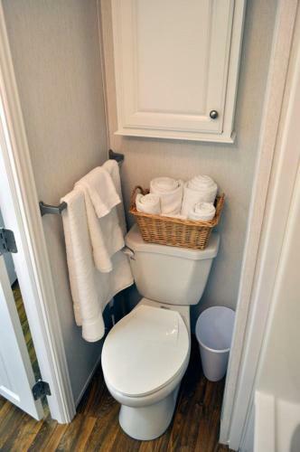 Tuxbury Pond Camping Resort Cottage