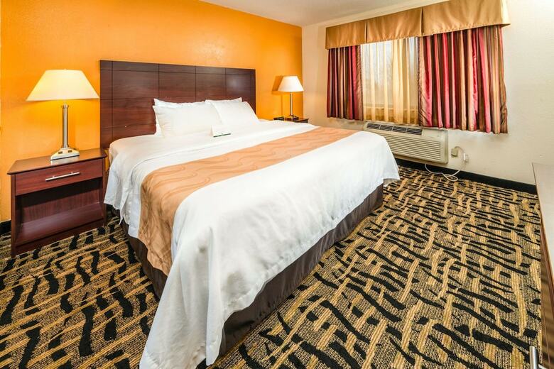 Hotel Quality Inn & Suites