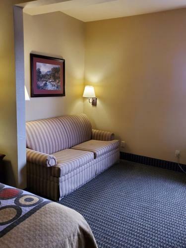 Hotel Super 8 By Wyndham Troy