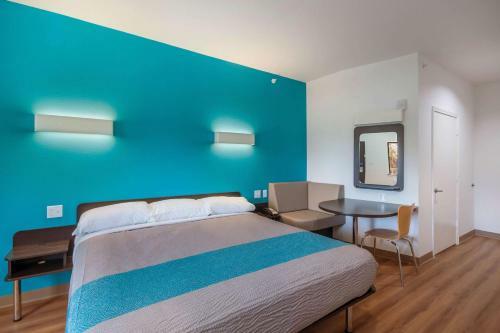 Hotel Motel 6 Channelview