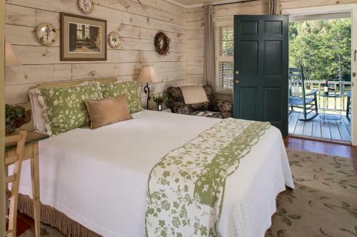 Posada Glen-ella Springs Inn